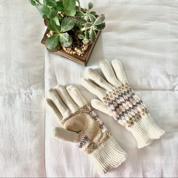 Accessories - SOLD—Super Soft Gloves
